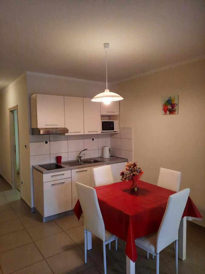 Apartmani Ivica Krk Town Exterior photo